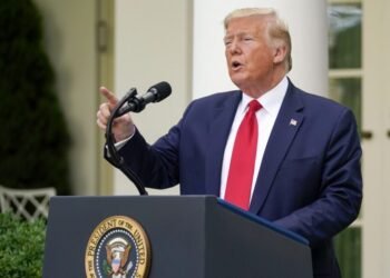 İran üzr istəyib və kapitulyasiya edib – Tramp