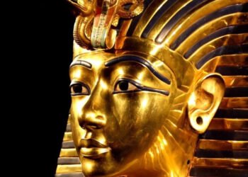 Valideynləri bacı-qardaş idilər,özü də bacısı qızı ilə evlənmişdi — Lənətlənmiş fironun HƏYATI