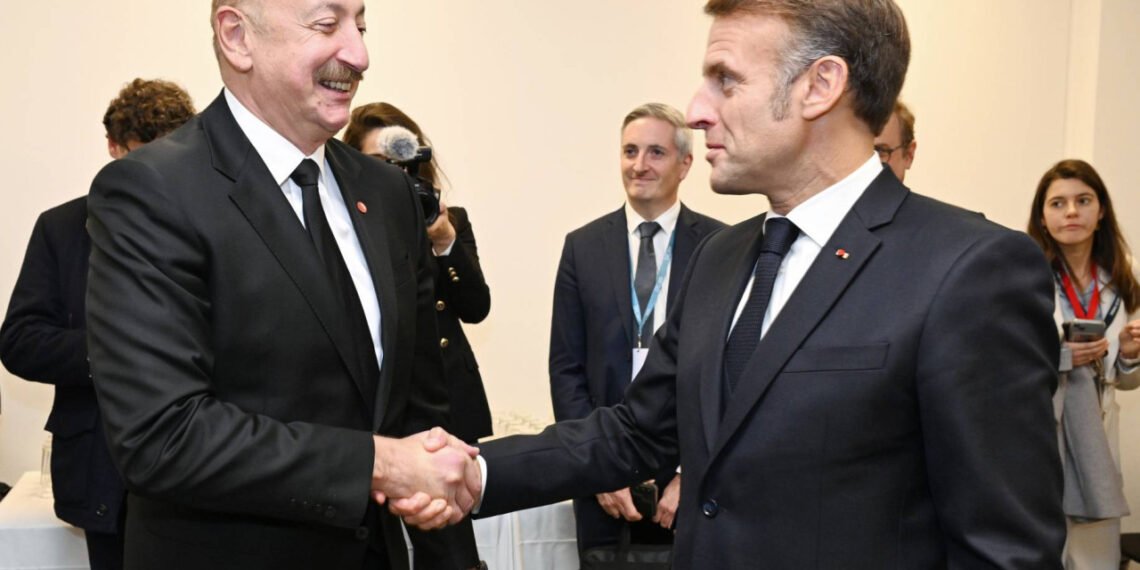 Makron İlham Əliyevə zəng etdi