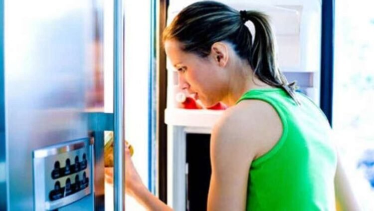 Südü soyuducuda bu hissəyə qoymayın – Zəhərlənə bilərsiniz