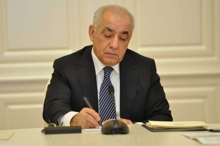 Əli Əsədov yeni qərar imzaladı