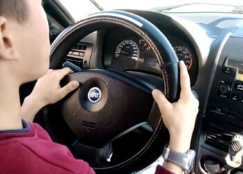 Maşında yüksək səslə mahnıya qulaq asmaq qadağandır – 100 manat cərimə…