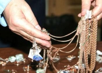 Kirayə ev axtarırdı, 7 minlik qızıl “tapdı”