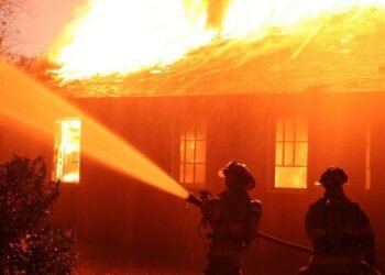 Arvadını qətlə yetirdi, evi partlatdı, özü də öldü – Təfərrüat