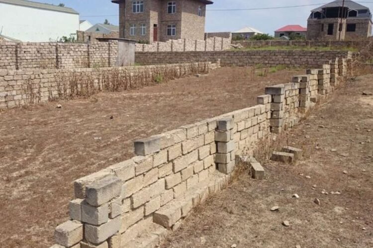 Torpaq alıb fərdi yaşayış evi tikmək sərfəlidir, yoxsa almaq? – VİDEO