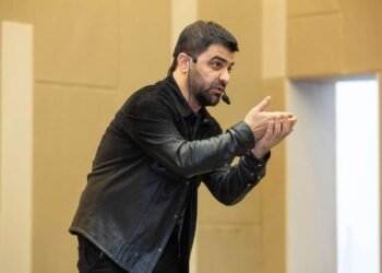 “Uşaqlarımı hələ bir-biri ilə tanış etməmişəm”