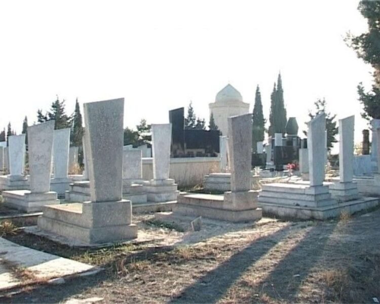 Sumqayıt qəbiristanlığından meyit tapıldı