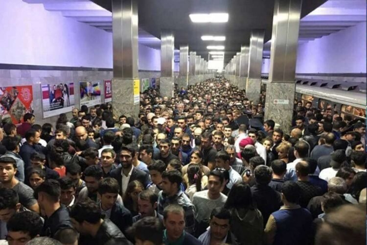 Dünənki hadisəyə görə Bakı Metropolitenində kimlər cəzalandırılıb?