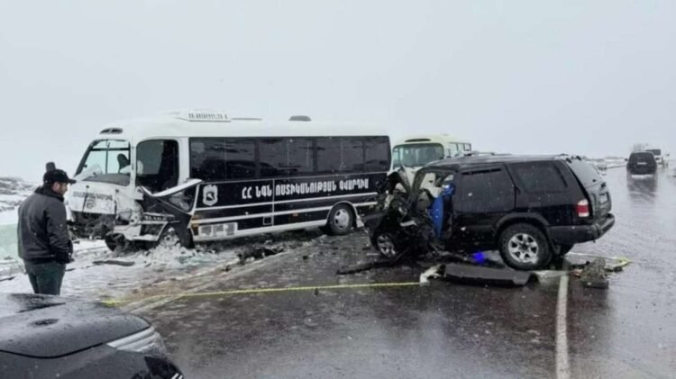 Paşinyanın kortejində qəza: Ölən və yaralananlar var