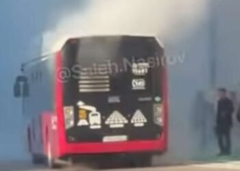 “BakuBus” avtobusunda tüstülənmə oldu – VİDEO