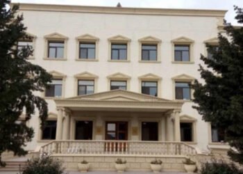 İnternatda direktor ağır yaralanan şagirdi niyə xəstəxanaya aparmağa QOYMAYIB?