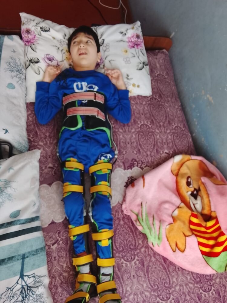 BİR ANANIN ÇARƏSİZ FƏRYADI: “Oğlumun ağrılarını dayandırmağa gücüm çatmır…”-FOTOLAR(VIDEO)