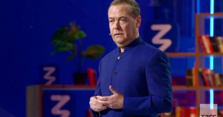 Medvedev ABŞ-ı tənqid etdi: “Prezidentləri oğurlayan ölkə vasitəçi ola bilməz”