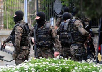 Türkiyədə daha bir şagird məktəbə hücum etmək istəyib