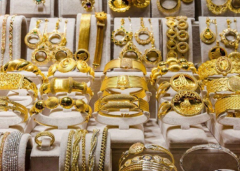 Bakıda evdən 7000 manatlıq qızıl oğurlandı