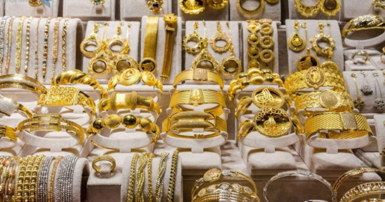 Bakıda evdən 7000 manatlıq qızıl oğurlandı