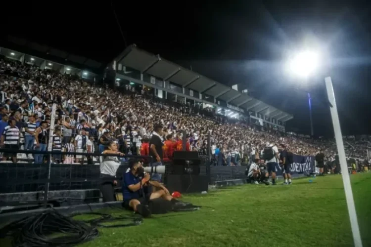 Stadionda tribuna ÇÖKDÜ: ÖLƏN VAR