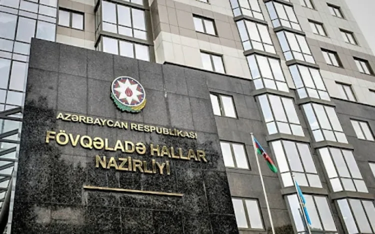 Azərbaycanda torpaq SÜRÜŞMƏSİ – Video