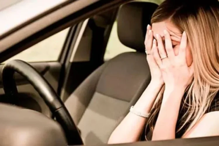 Qadın sevgilisinin maşınını qaçırıb QƏZA TÖRƏTDİ