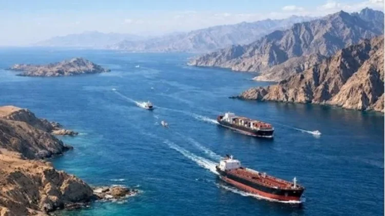 İran Hörmüz boğazını yenidən BAĞLADI