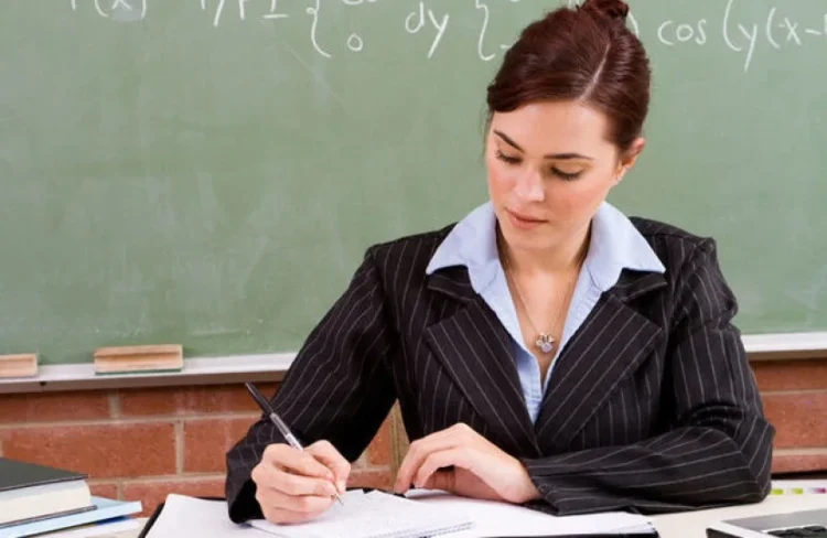 Müəllimlər 200 manat CƏRİMƏLƏNƏCƏK