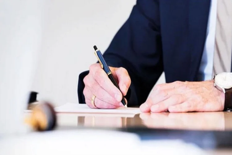 Bu şəxslər işdən məcburi çıxarılacaq