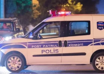 Kişi, arvadı və gəlini küçədə DÖYÜLDÜLƏR