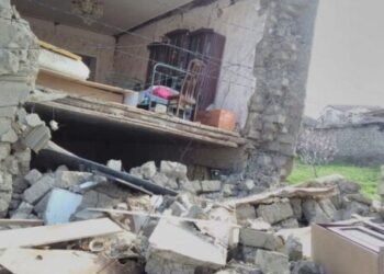 Bakıda yaşayış evi çökdü – Xəsarət alan var