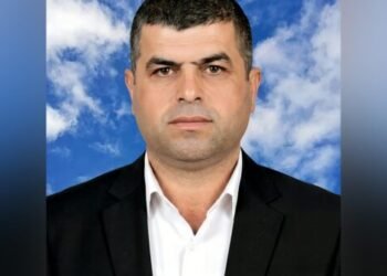 İki avtomobilin arasında qalaraq öldü – Foto