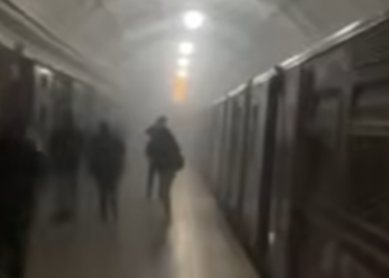 Moskva metrosunda tüstülənmə – Video
