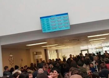 Abşeronda şagirdlərin tibbi müayinəsi ilə bağlı NARAZILIQ: Valideynlər çətin vəziyyətdə qalıblar – VİDEO