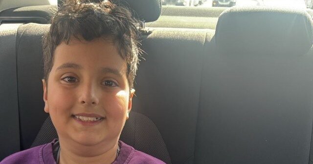 Polis bu uşağın valideynlərini axtarır