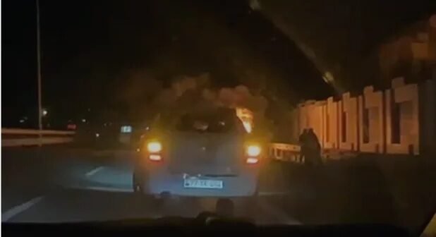 Bakıda DƏHŞƏTLİ QƏZA – “Toyota” yandı, ölən və xəsarət alanlar var – VİDEO