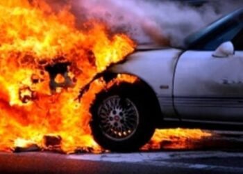 Sumqayıtda “BMW” qəfil yandı