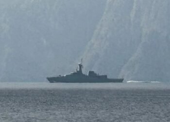 İran Hörmüz boğazını “qıfılladı”: Heç bir gəmi icazəsiz keçə bilməz