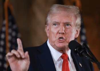 SƏRT TƏPKİ: Tramp onun üstünə elə bağırdı ki…