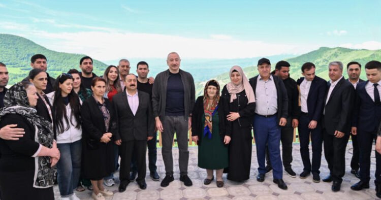 Prezident İlham Əliyev Şuşaya getdi