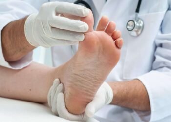 Ayaqlarda şişkinlik və ağrı üçün təbii müalicə vasitələri
