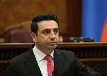 Simonyan Belarusa “əyalət” dedi – Minksdən cavab