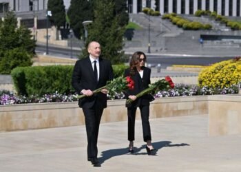 İlham Əliyev və xanımı Həzi Aslanovun məzarını ziyarət etdi