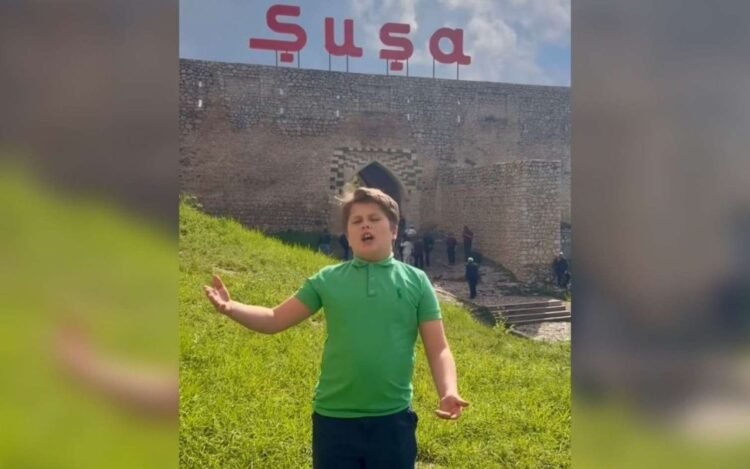 Moldovalı səfirin oğlu Şuşada “Şən Azərbaycan” oxudu – VİDEO