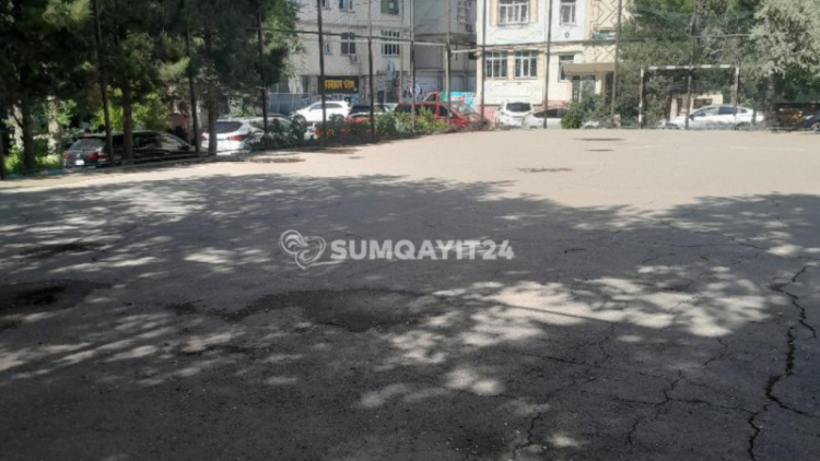 Sumqayıtda uşaqlar oynamaq istəyir, şərait isə imkan vermir…
