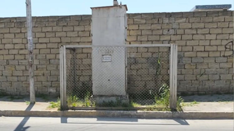 Sumqayıtda məktəb yolunu təhlükə “zəbt edib”