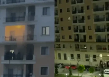 Sumqayıtda bina yandı
