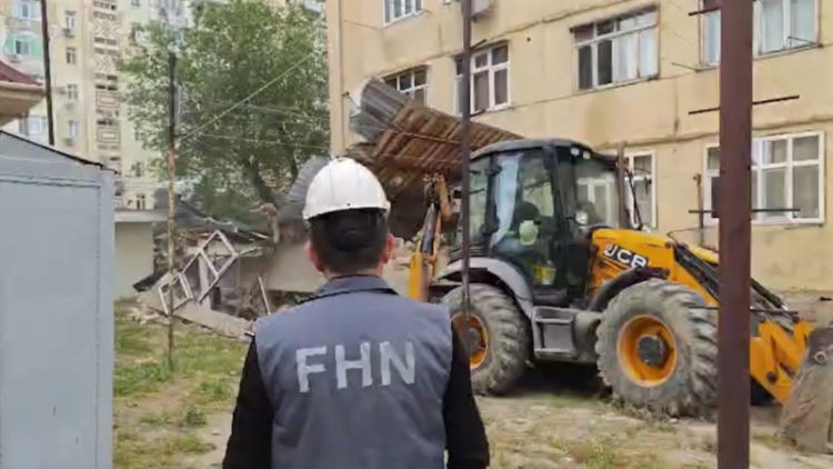 Sumqayıtda qanunsuz tikili söküldü
