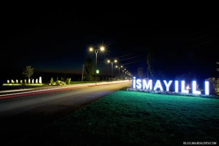 İsmayıllıda DƏHŞƏT- avtomobil çaya AŞDI
