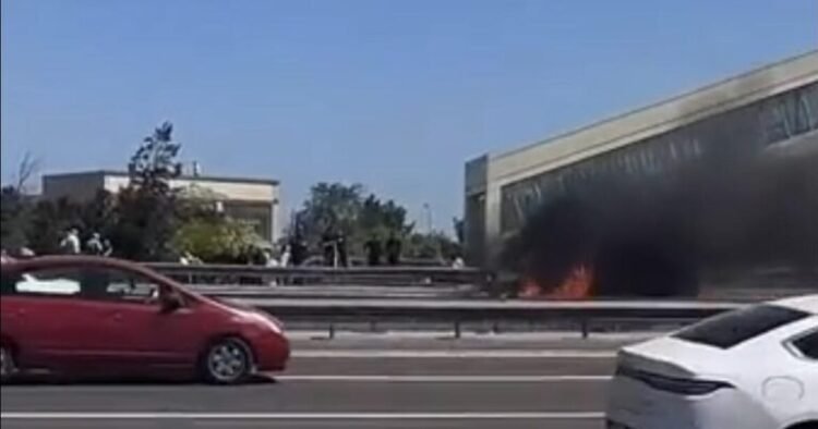 Aeroport yolunda yük maşını yanır – ANBAAN VİDEO