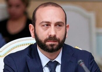 Putin “boşanma” dedi, İrəvan “tələsmirəm” cavabı verdi – Ermənistan hansı yolu seçəcək?
