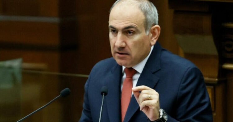 Paşinyan: 28 may paradından sonra hərbi texnika İrəvanda qalacaq