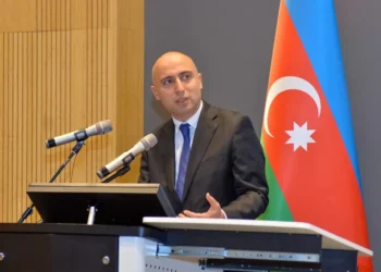 Emin Əmrullayev bu məktəblərin birləşdirilməsindən DANIŞDI
